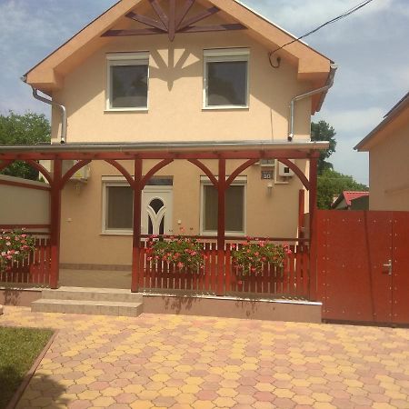 Holiday Home Rose Hajdúszoboszló Exterior foto